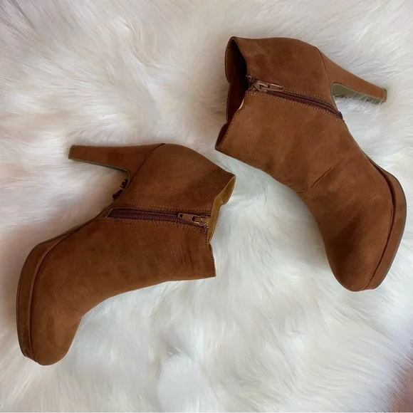 🔥CCO SALE🔥 Unlisted by Kenneth Cole “Film Star” Bootie - Picture 3 of 13